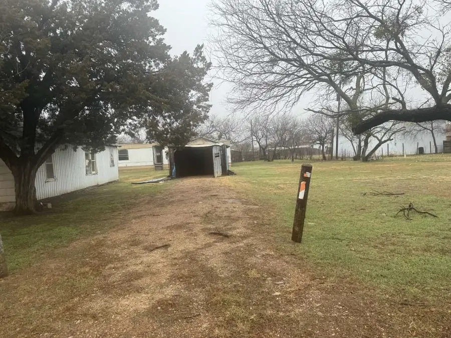 301 N Bois D Arc Street, Holliday, TX 76366 - Image #3