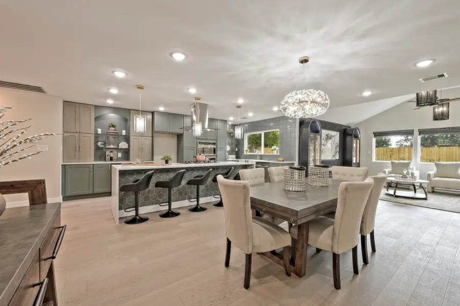 10021 Lazy Oaks Street, Houston, TX 77080 - Image #2