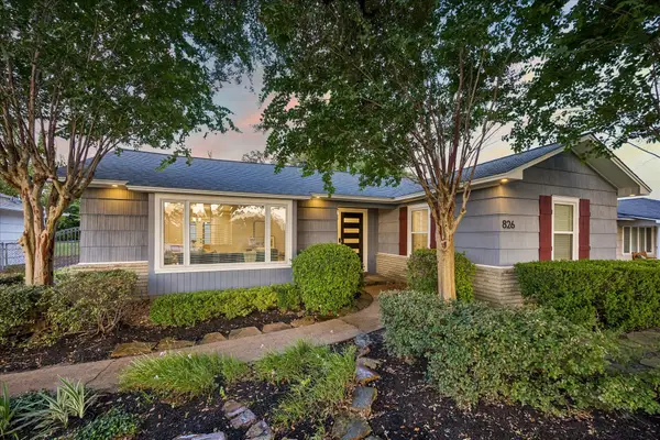 826 T C Jester Boulevard, Houston, TX 77008
