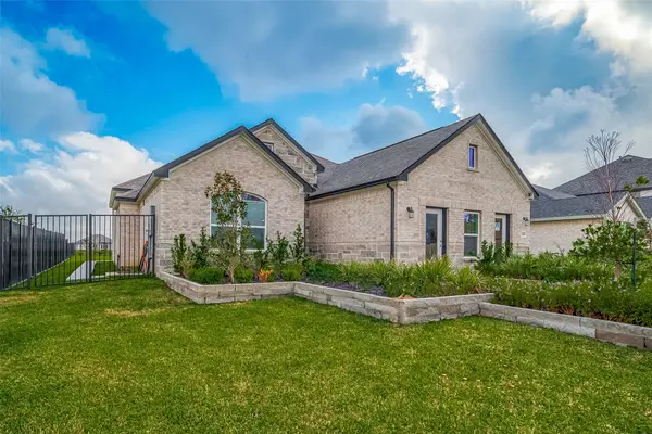 13613 Windward Mist Drive, Texas City, TX 77568