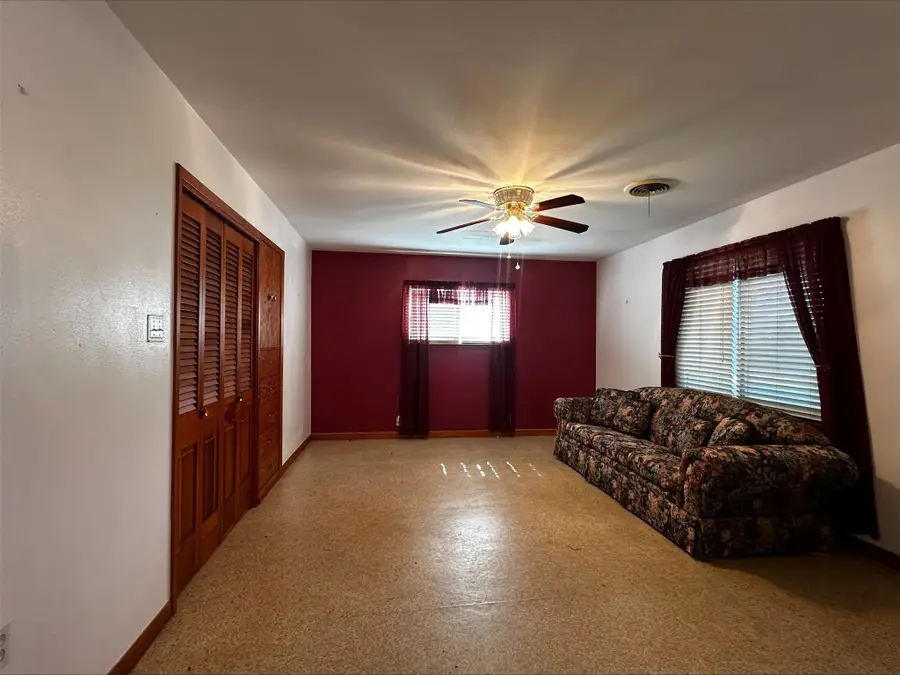 423 Newton Street, Orange, TX 77630 - Image #3