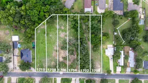 1708 Cottonwood Street, Bryan, TX 77803