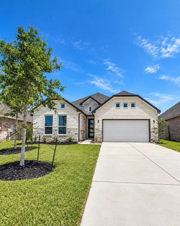 2911 Golden Isle Drive, Texas City, TX 77568