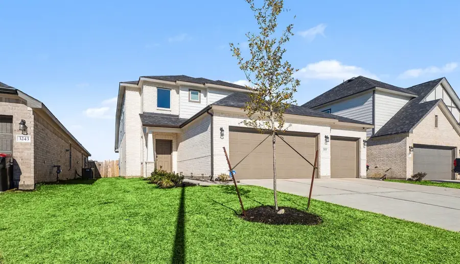 3303 Falling Brook Drive, Baytown, TX 77521 - Image #3