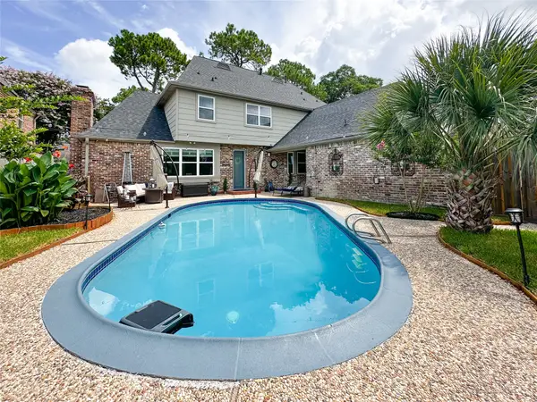15735 Fleetwood Oaks Drive, Houston, TX 77079