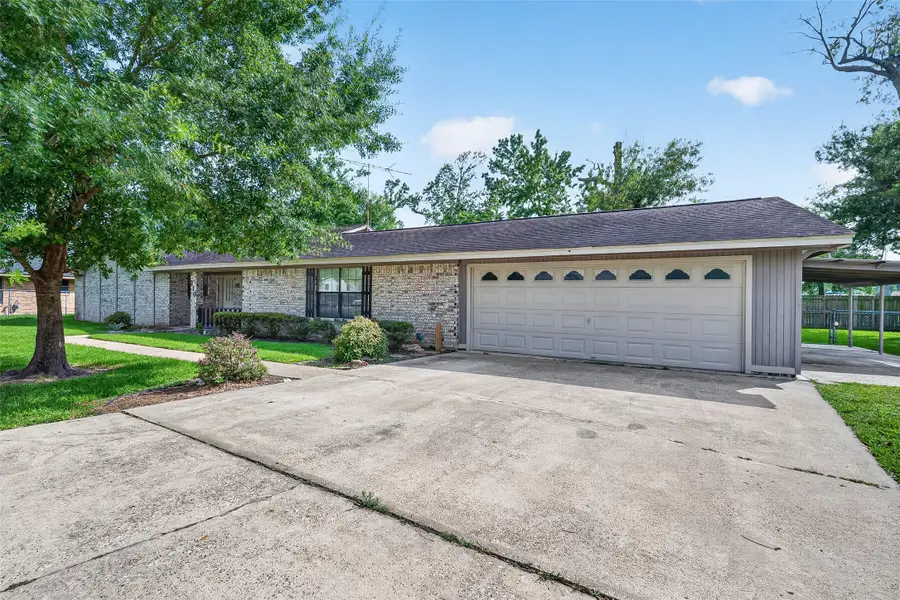 210 Woodhaven Street, Highlands, TX 77562 - #3