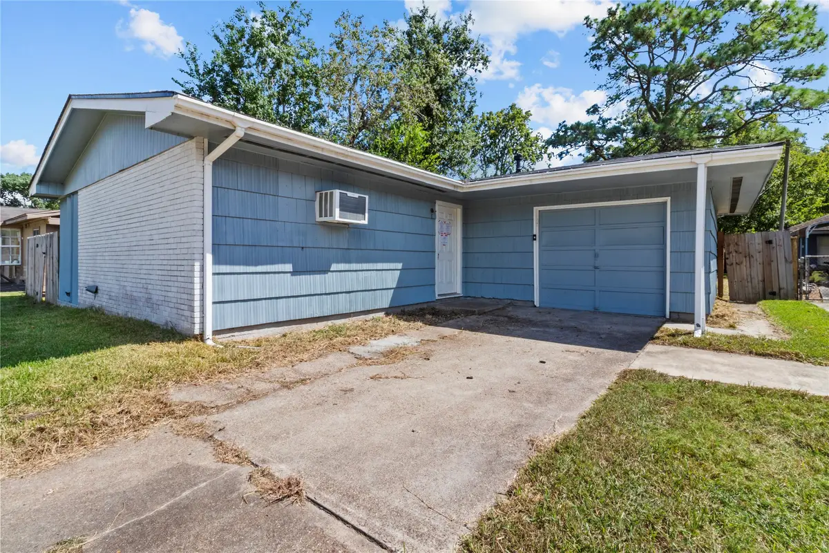 113 Highland Drive, Hitchcock, TX 77563 - Image #1