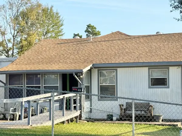 210 Magnolia Cove, Onalaska, TX 77360