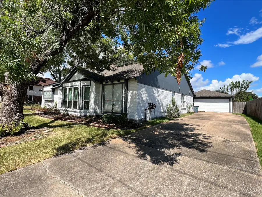 15903 Brookvilla Drive, Houston, TX 77059 - Image #3