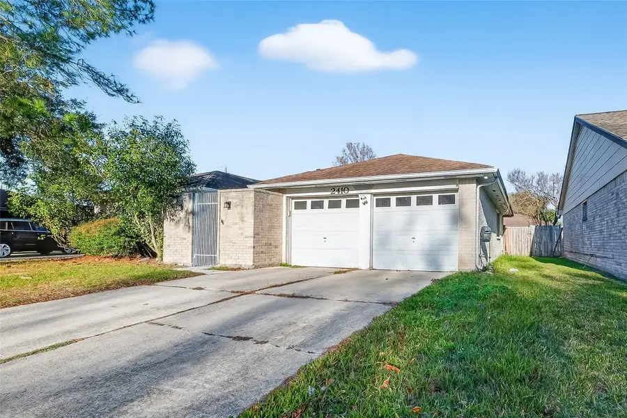 2410 Colonial Ridge Drive, Friendswood, TX 77546 - #3