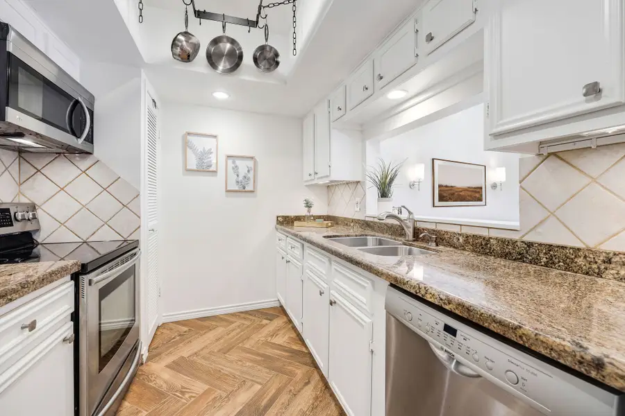 1805 Stoney Brook Drive #105, Houston, TX 77063 - #3