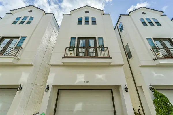 1108 W 15th 1/2 Street, Houston, TX 77008