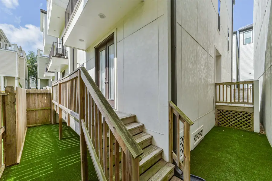 1108 W 15th 1/2 Street, Houston, TX 77008 - #2
