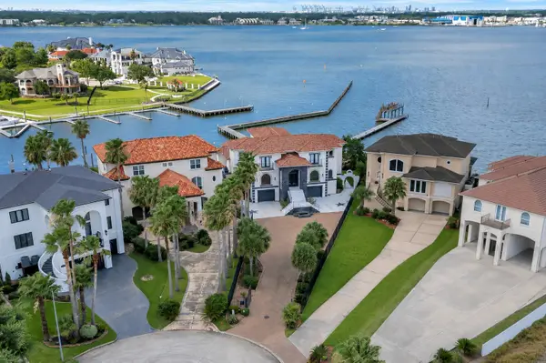 2240 Marina Way, Kemah, TX 77565