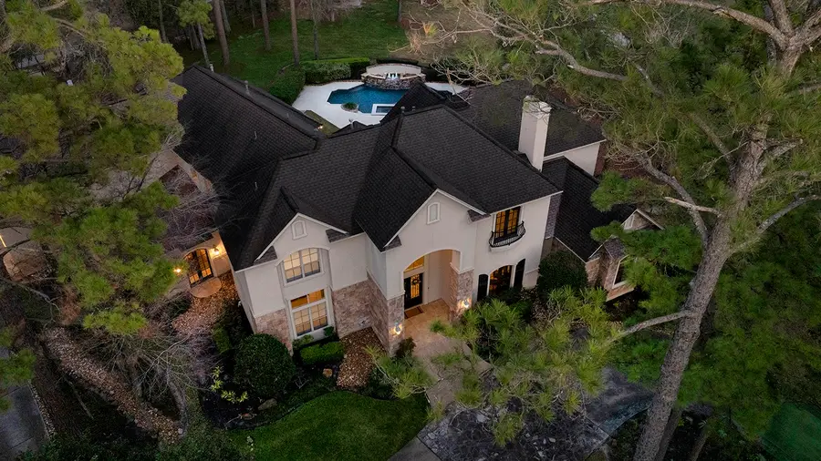 32 Palmer Woods Drive, The Woodlands, TX 77381 - Image #2