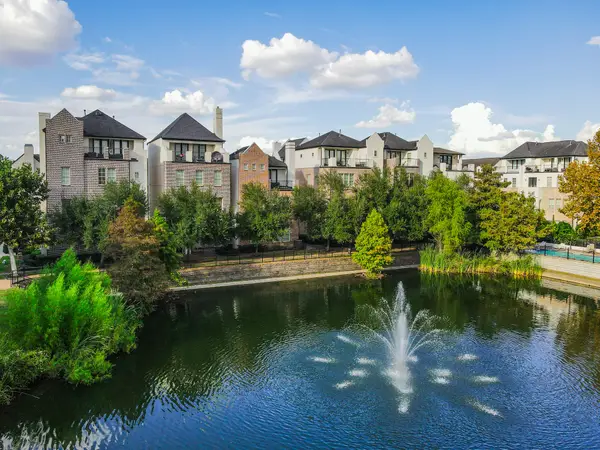 2056 Fannin Station N, Houston, TX 77045