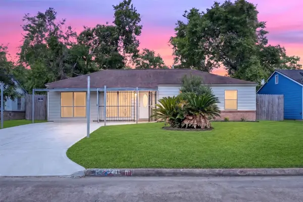 9211 Clearway Drive, Houston, TX 77033