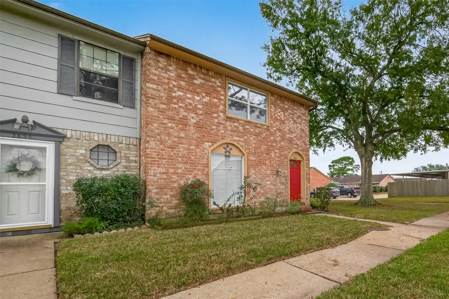 3834 Laura Leigh Drive, Friendswood, TX 77546 - Image #3