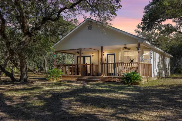 1700 County Road 151, Columbus, TX 78934