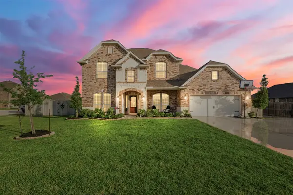 15206 Icet Creek Avenue, Mont Belvieu, TX 77523
