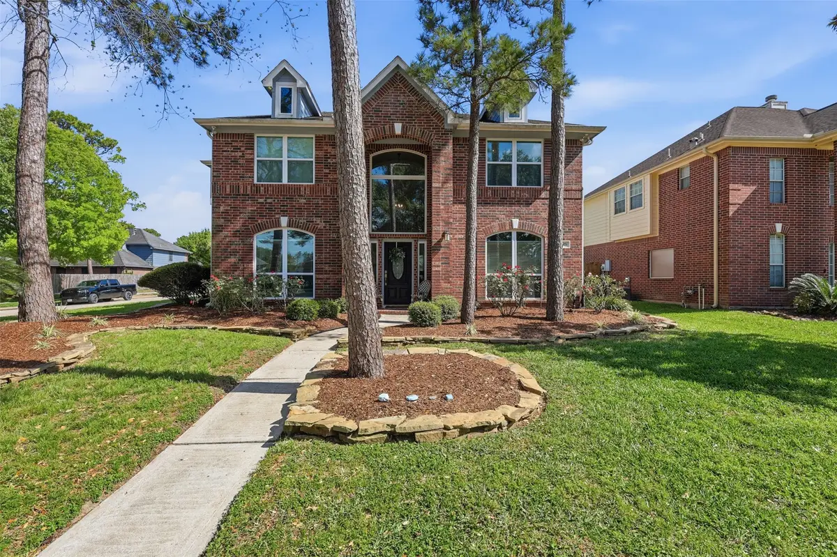 2401 Evergreen Drive, Pearland, TX 77581 - #1