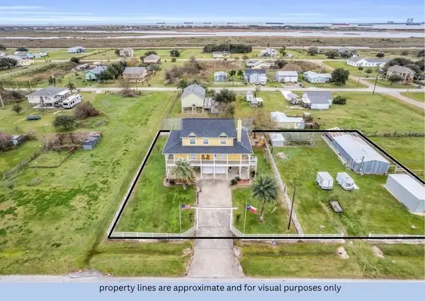 1216 Overton Avenue, Port Bolivar, TX 77650