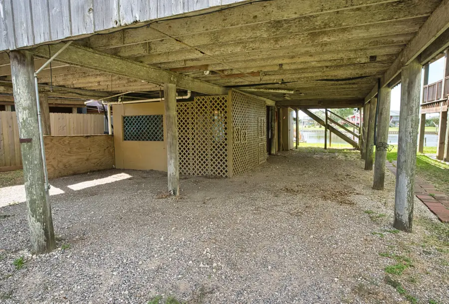 876 County Road 298, Sargent, TX 77414 - Image #3