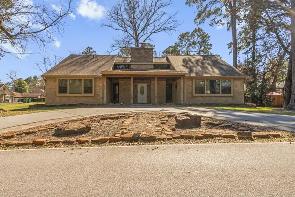 306 Rolling Hills Drive, Conroe, TX 77304