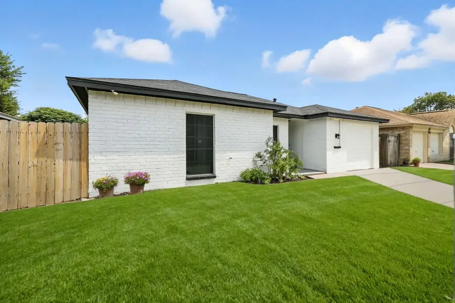 12206 Lennox Gardens Drive, Houston, TX 77066 - Image #3