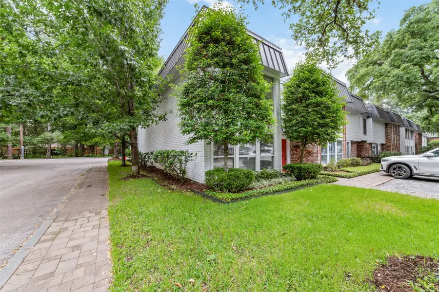 8936 Chatsworth Drive, Houston, TX 77024 - Image #3