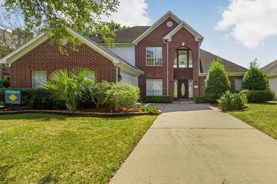 135 S Hall Drive, Sugar Land, TX 77478 - Image #2