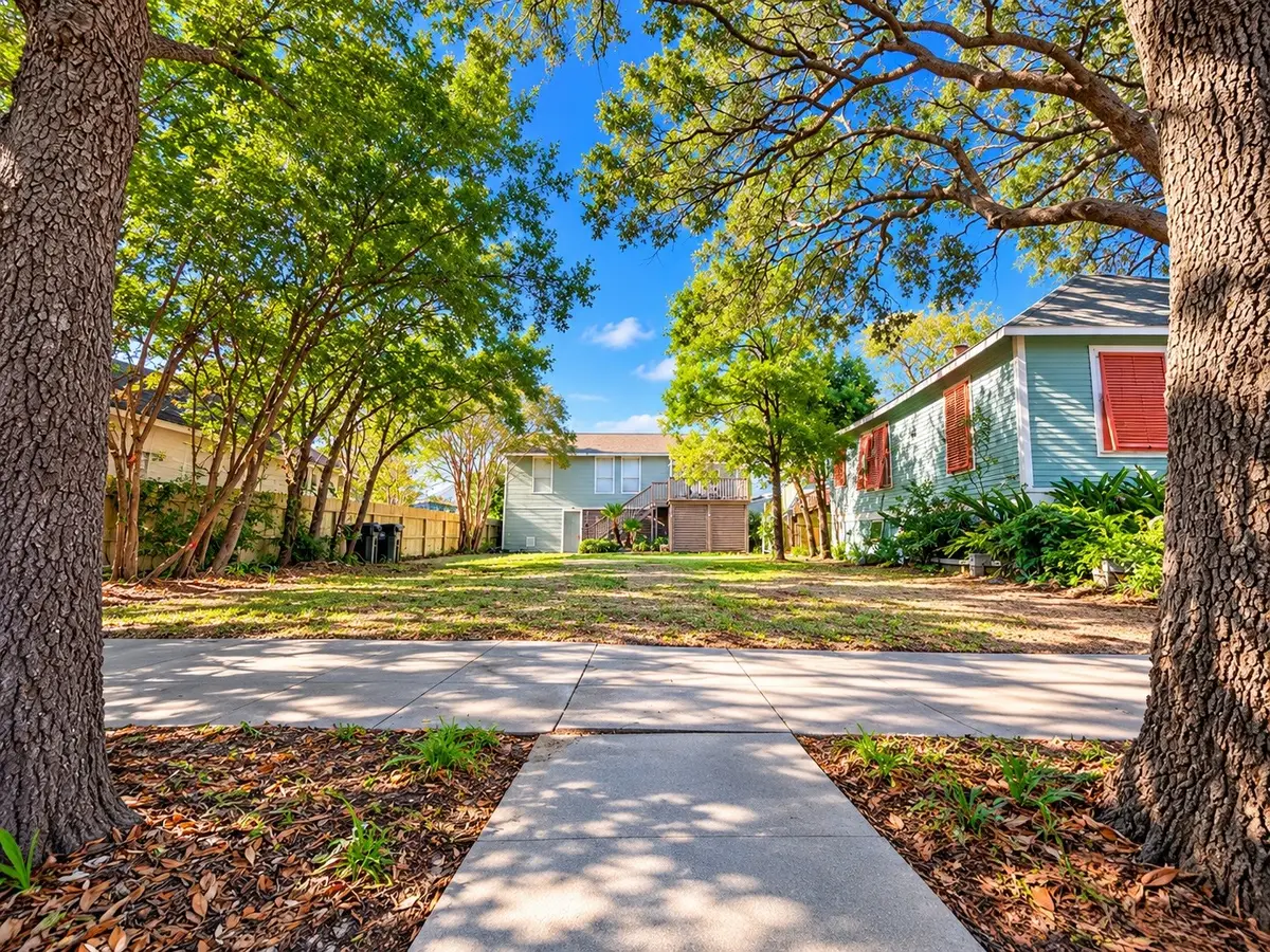3402 Avenue Q 1/2, Galveston, TX 77550 - #1