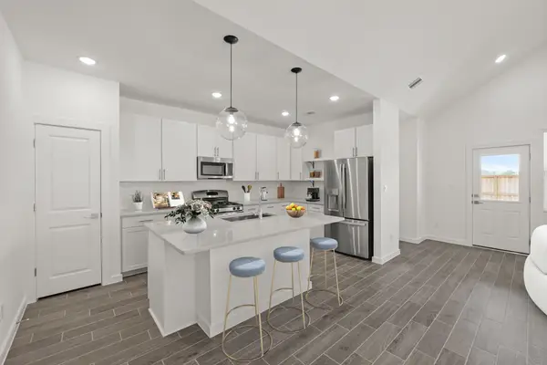 363 West Rose Marie Lane, Montgomery, TX 77356