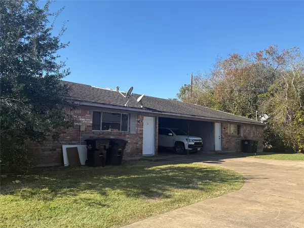 610 County Road 157, Alvin, TX 77511