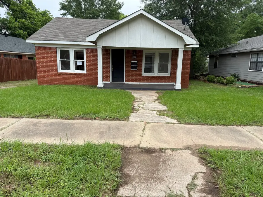 617 N Trinity St, Gilmer, TX 75644 - #2