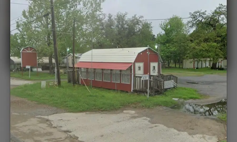 805 N Main Street, Jewett, TX 75846 - Image #2