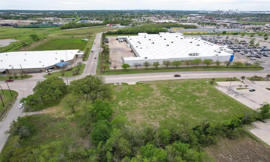 502 W Cedar Bayou Lynchburg Road, Baytown, TX 77521 - Image #2