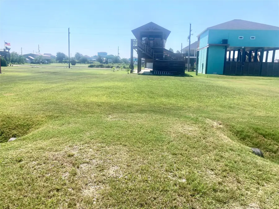 132 Ocean Sand Drive, Crystal Beach, TX 77650 - Image #3