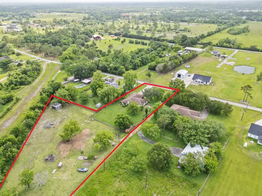 5211 Ghinaudo Road, Hitchcock, TX 77563 - Image #2