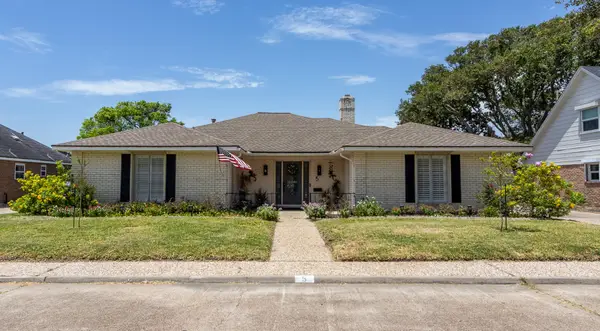 5 Colony Park Circle, Galveston, TX 77551
