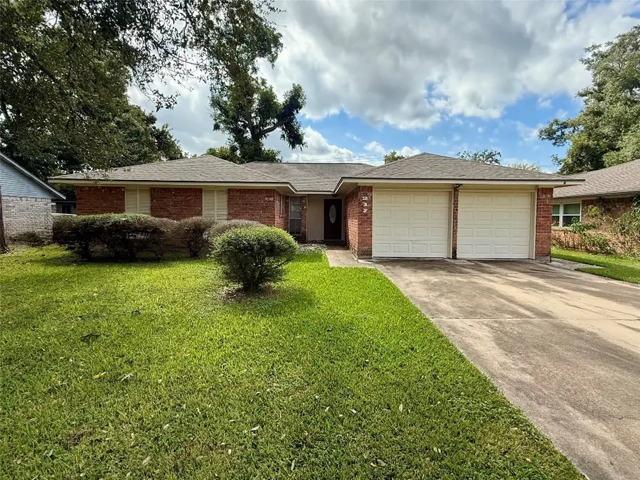 217 Banyan Drive, Lake Jackson, TX 77566 - #3
