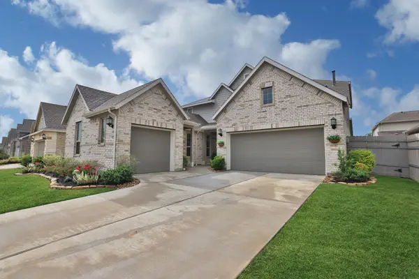 18323 Tiger Flowers Drive, Conroe, TX 77302
