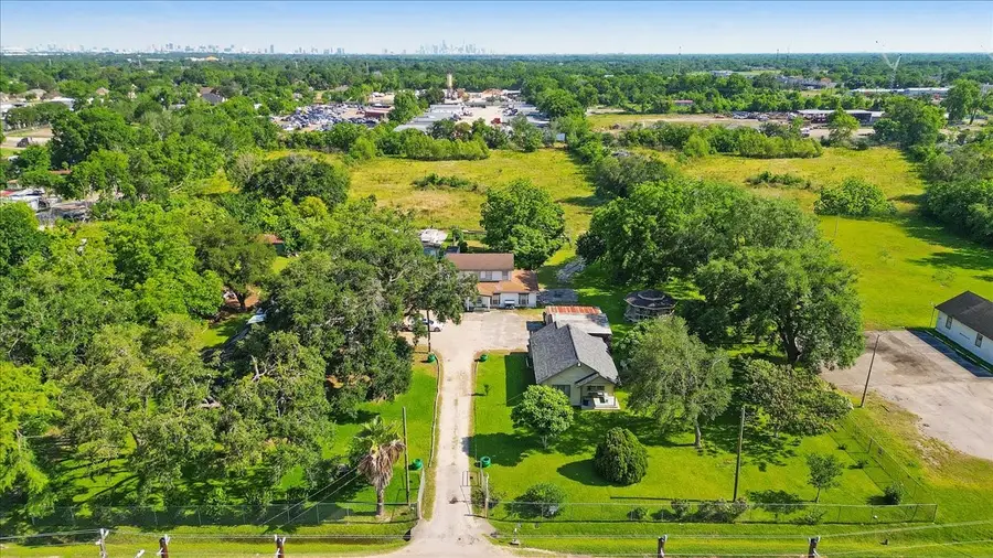 3929 Almeda Genoa Road, Houston, TX 77047 - Image #2