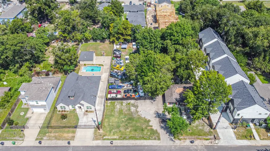 5101 Mallow Street, Houston, TX 77033 - Image #2