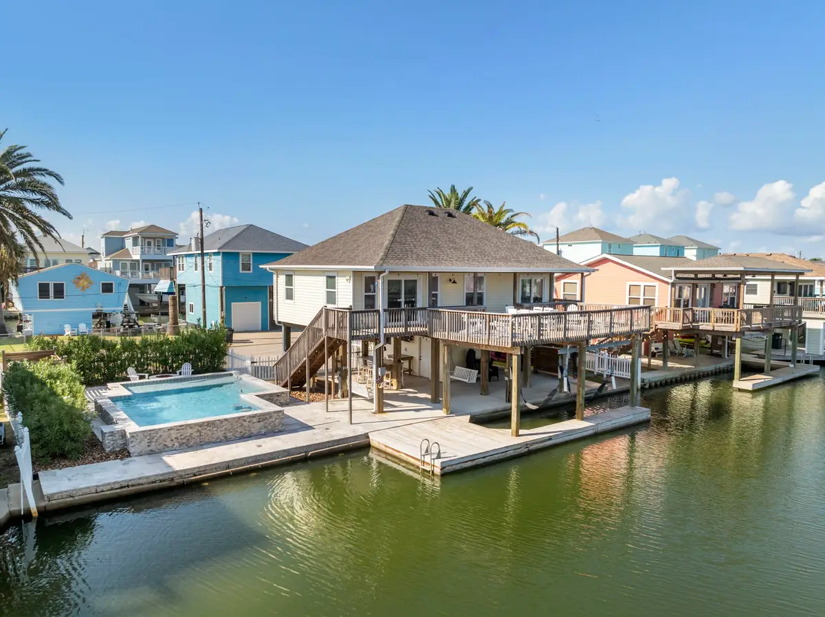 16715 Montego Way, Jamaica Beach, TX 77554 - Image #1