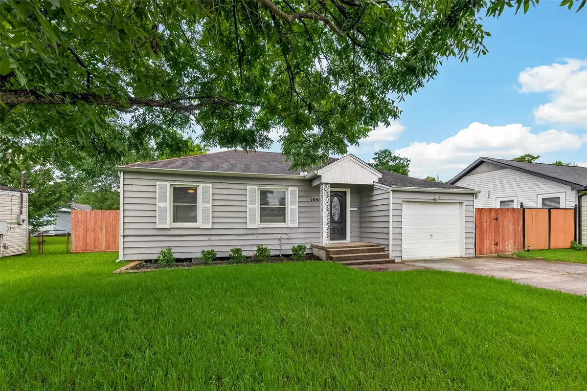 10914 La Crosse Street, Jacinto City, TX 77029 - #1