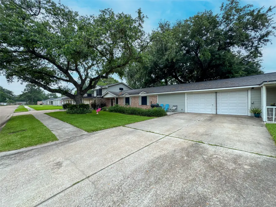201 W 5th Street, Deer Park, TX 77536 - #2