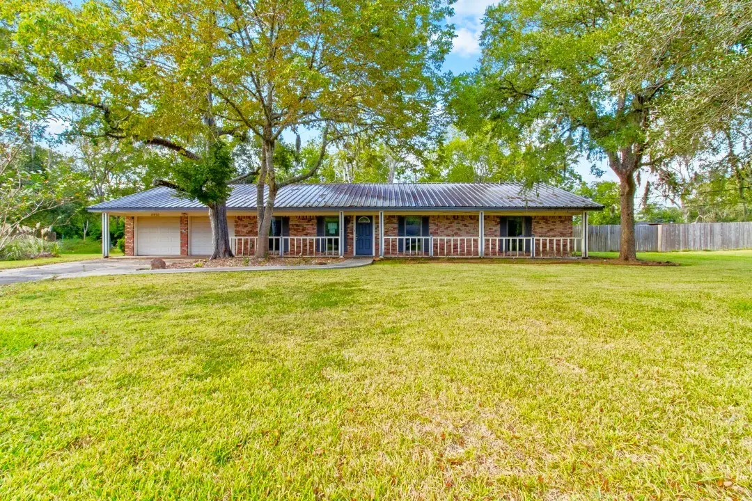 6930 S Oak Bend Drive, Alvin, TX 77511 - Image #1