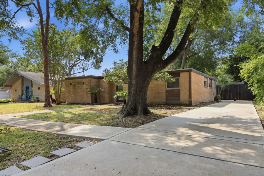 5515 Braesvalley Drive, Houston, TX 77096 - #3