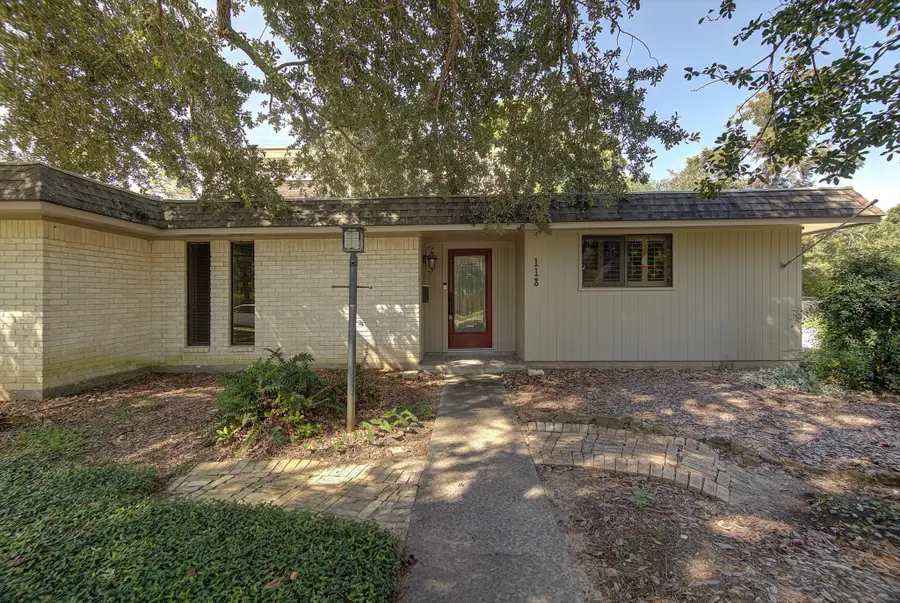 118 Lily Street, Lake Jackson, TX 77566 - Image #3